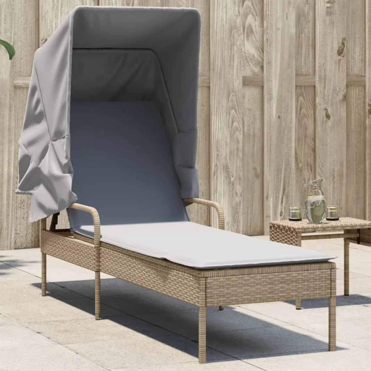 Tumbona de ratán beige con techo ajustable y resistencia UV, 62x200x130 cm, ideal para jardín y piscina