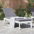 Tumbona ergonómica blanca, respaldo ajustable, resistente al clima, ideal para jardín y piscina