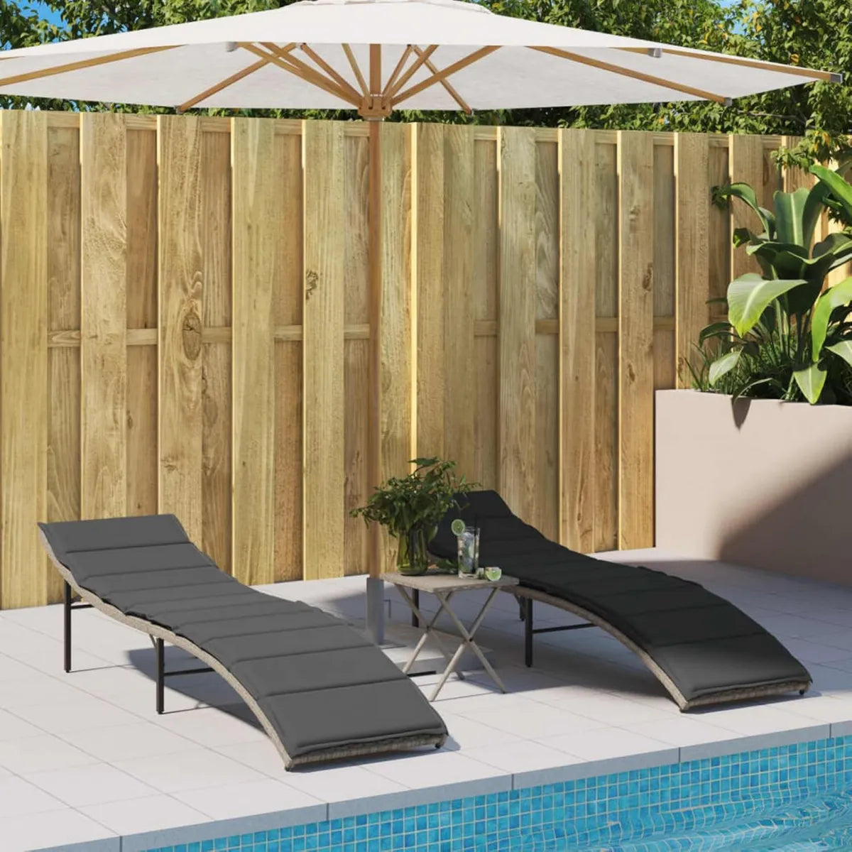 Tumbona Exterior con Mesa: Ajustable y Resistente al Clima