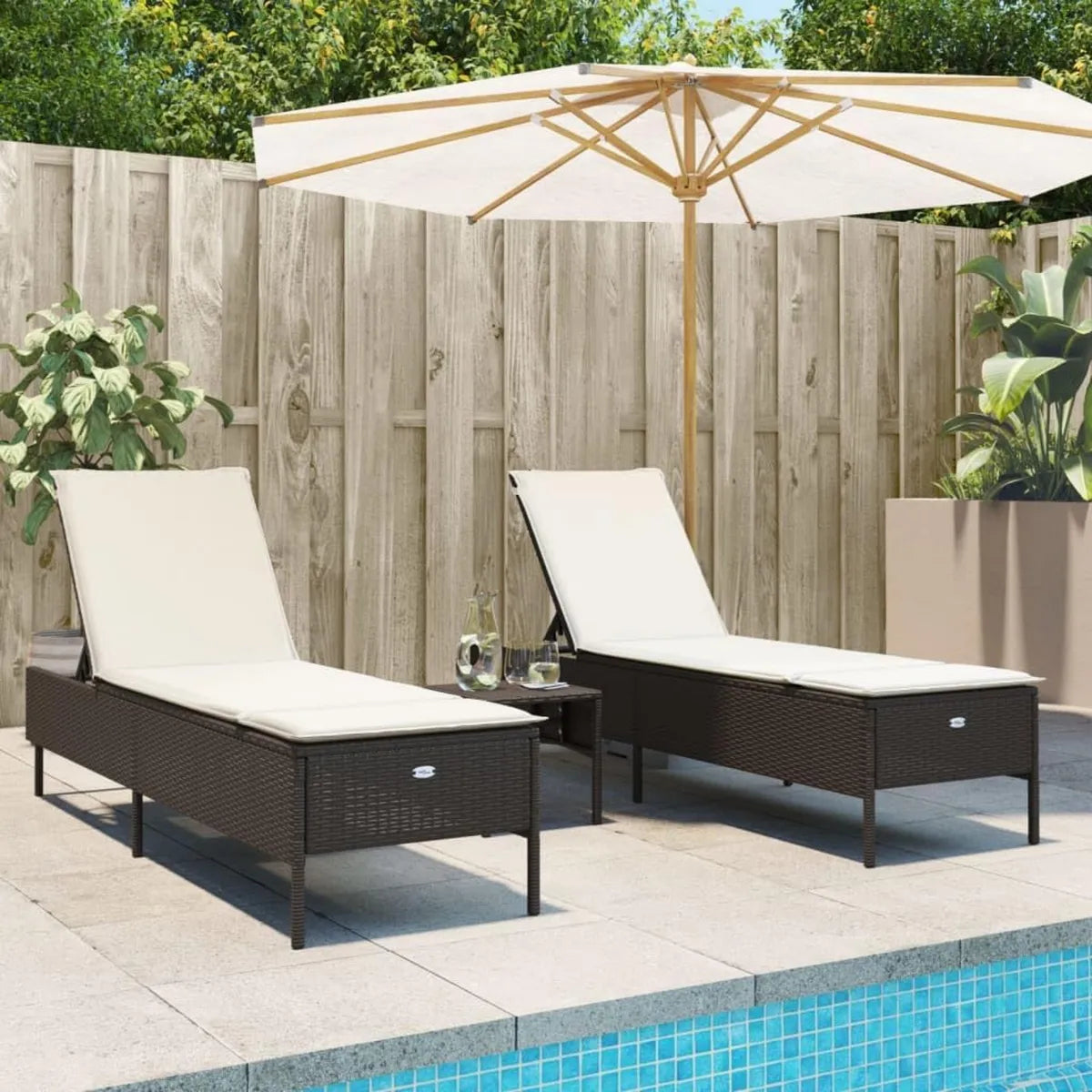 Conjunto de 2 tumbonas reclinables de ratán marrón con cojines, estructura de acero resistente a la intemperie, ideal para jardín, balcón y terraza