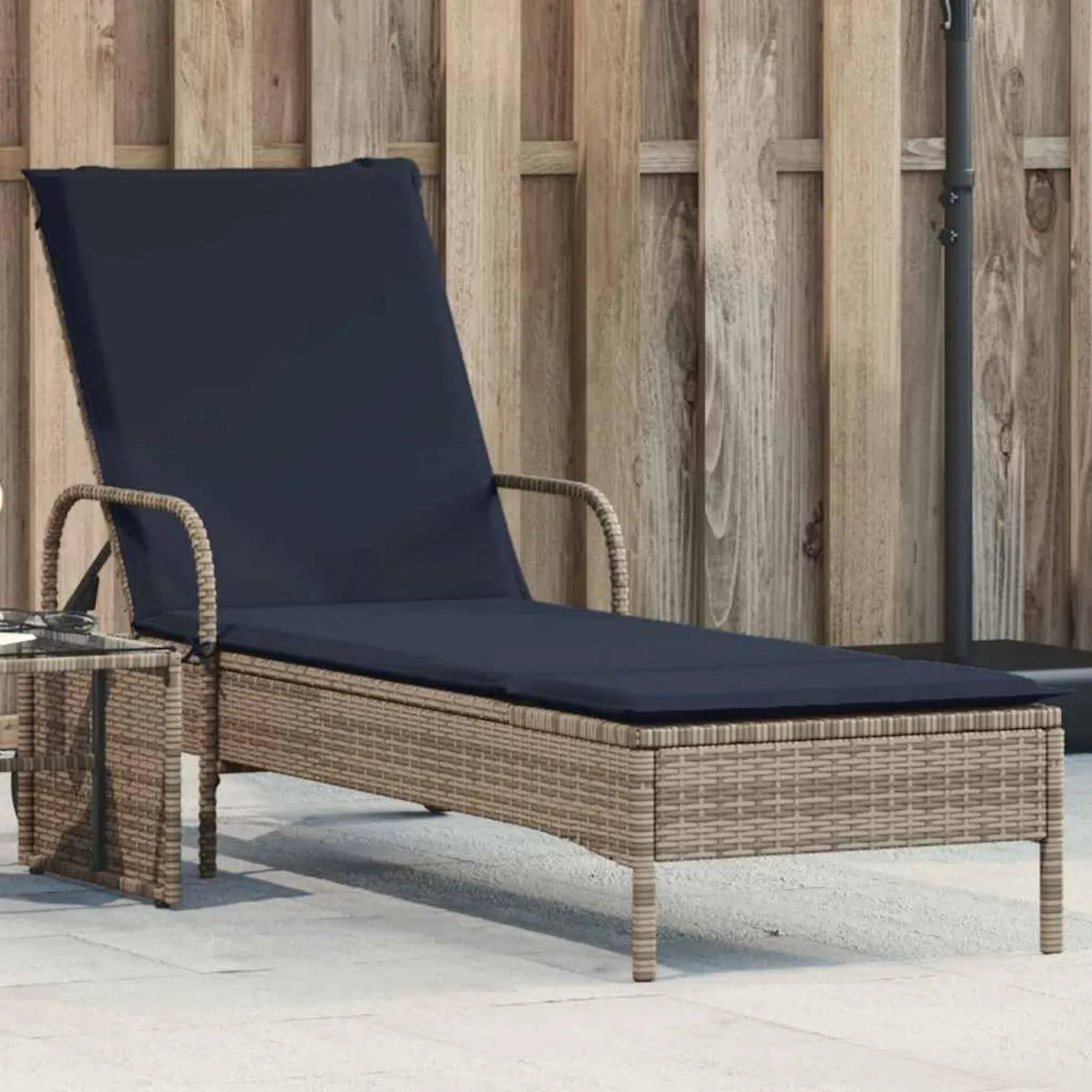 Sillón reclinable de poliratán gris con ruedas, resistente a la intemperie para exteriores
